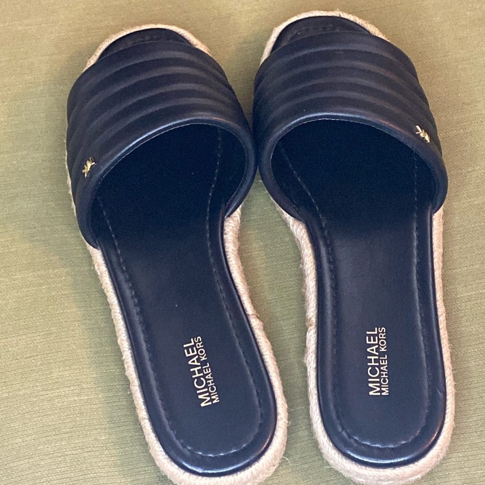 Michael Kors black slide size 8.5